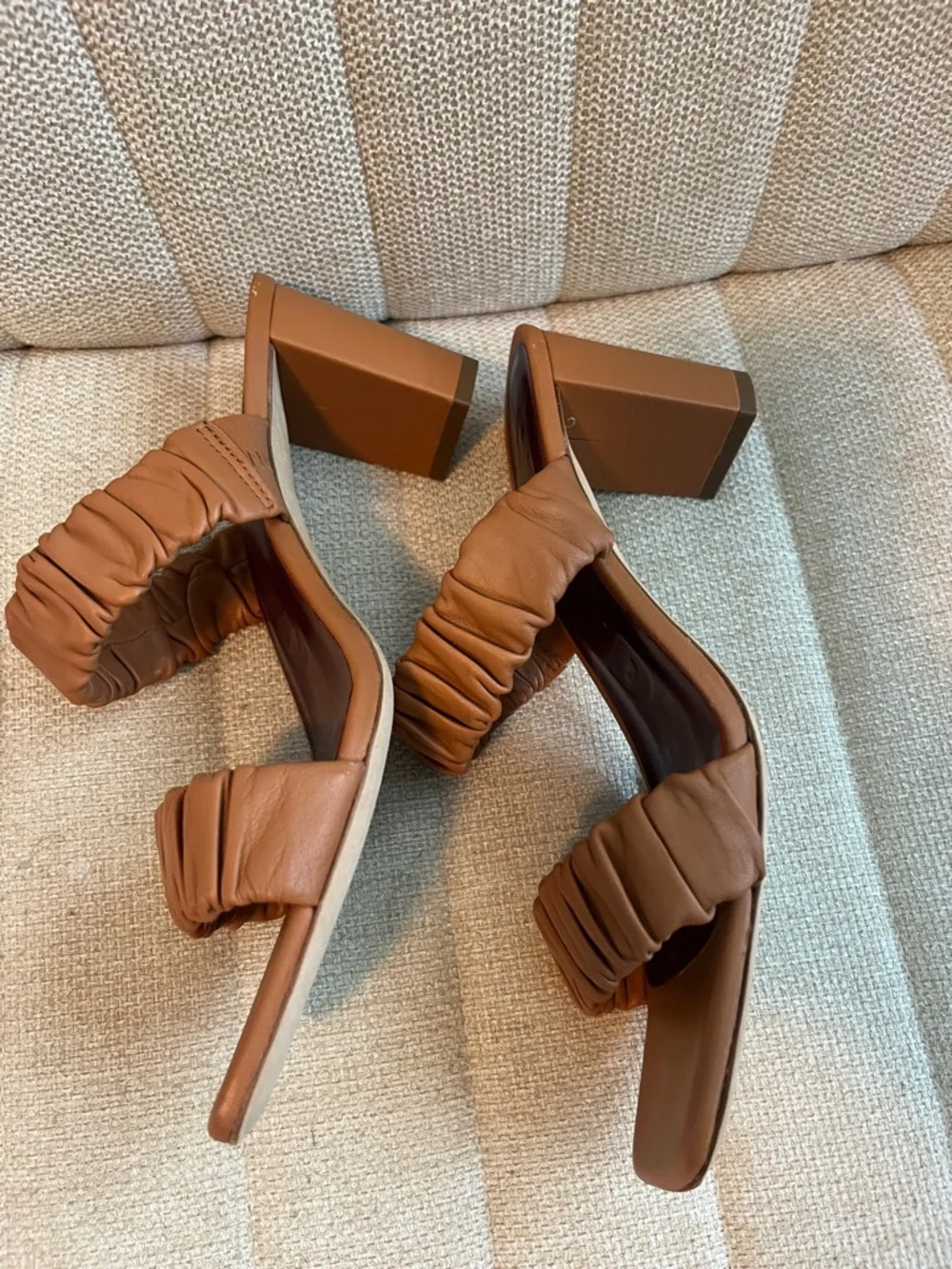 Staud Frankie tan leather ruched block heel leather mule sandals sz 7 EUC - Picture 4 of 7